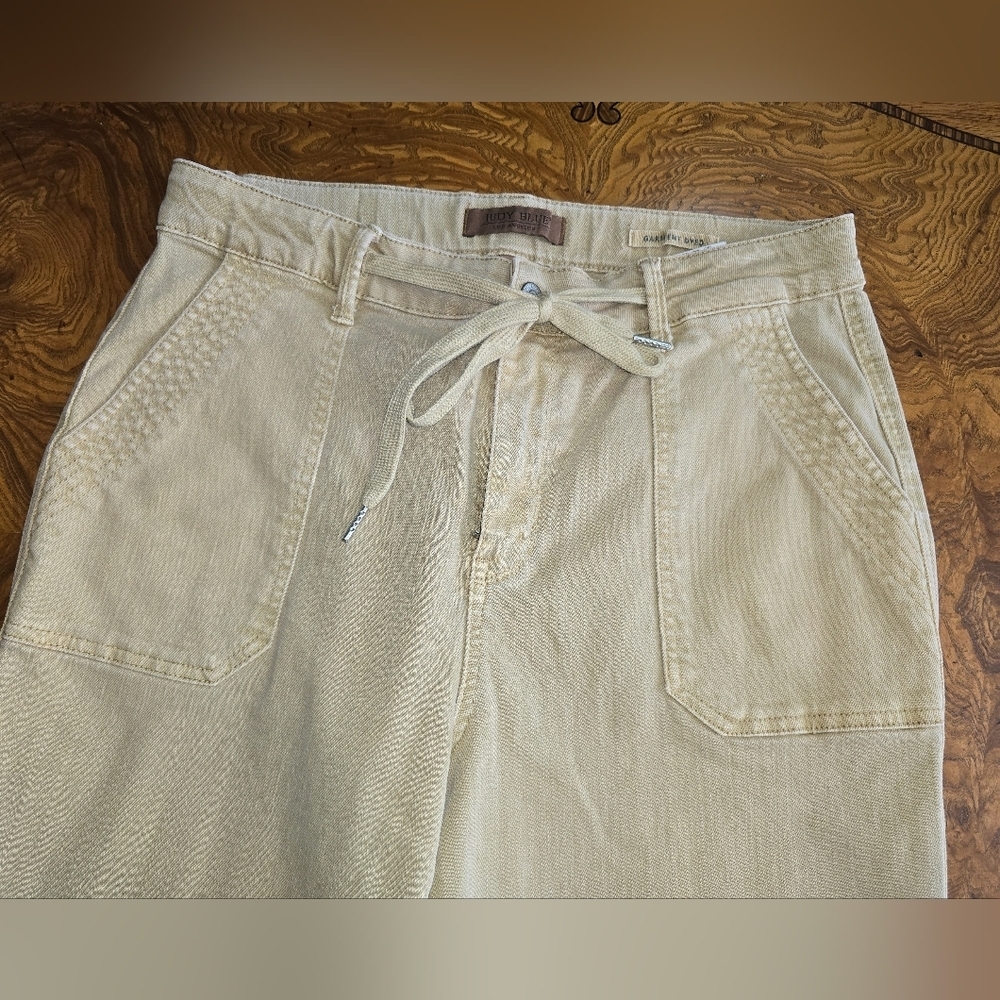 Judy Blue Womens Straight Leg / Jogger Style Tan Utility Pants, Size 13/31 - Picture 2 of 9